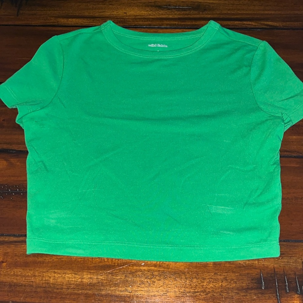 wild fable green tee size small